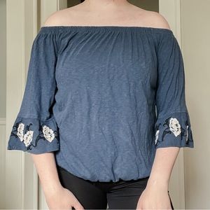 Jessica Simpson Off the Shoulder Blue Embroidered Top Size Medium